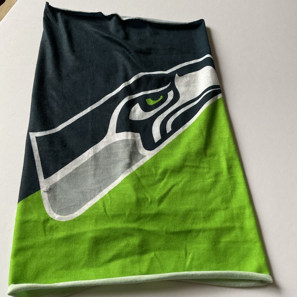 FOREVER COLLECTIBLES FOCO SEATTLE SEAHAWKS NFL NECK GAITER GREEN BLUE NWOT